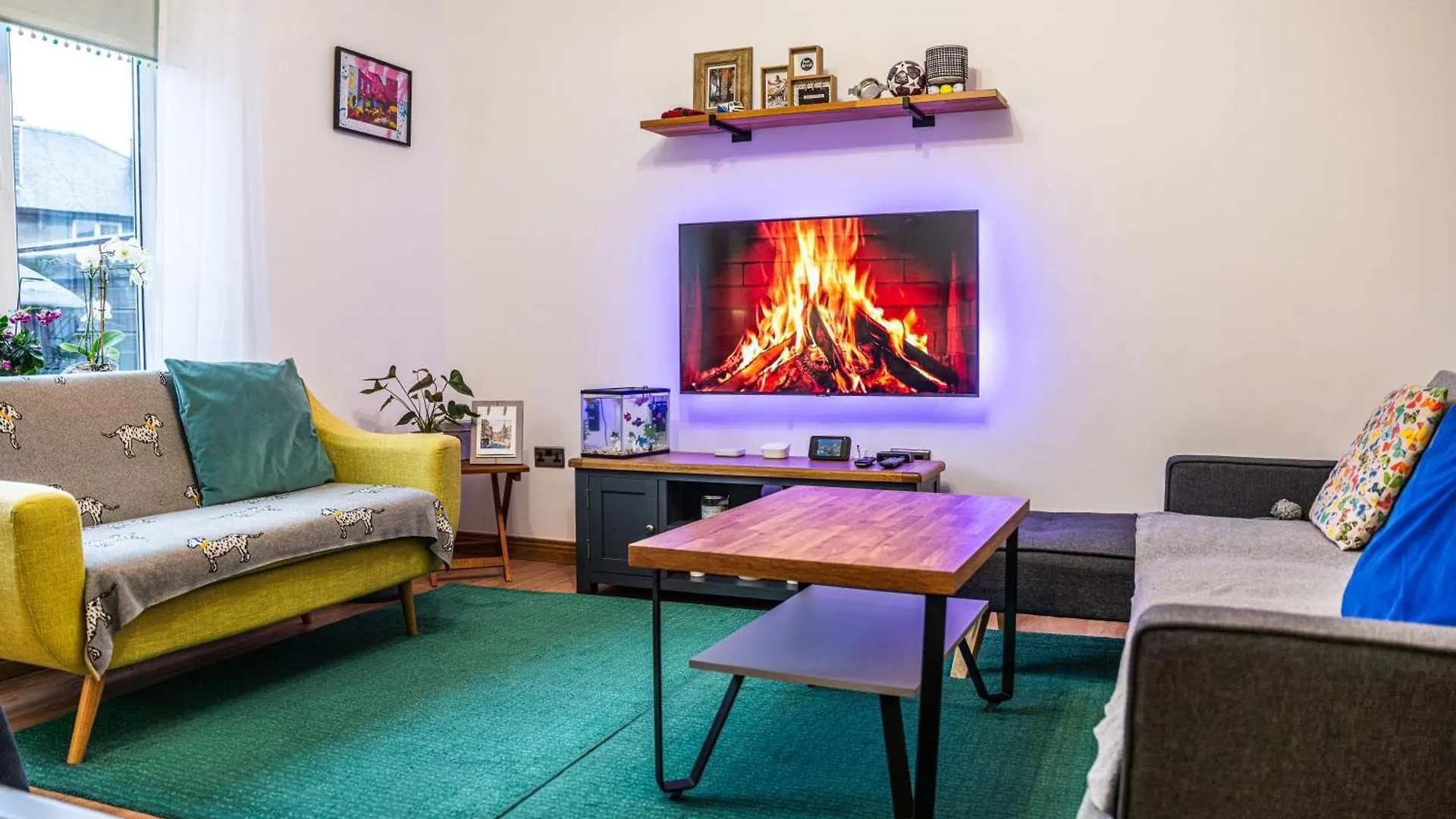 홈스테이 Large Bedroom, Close To Airport And City Centre 에든버러