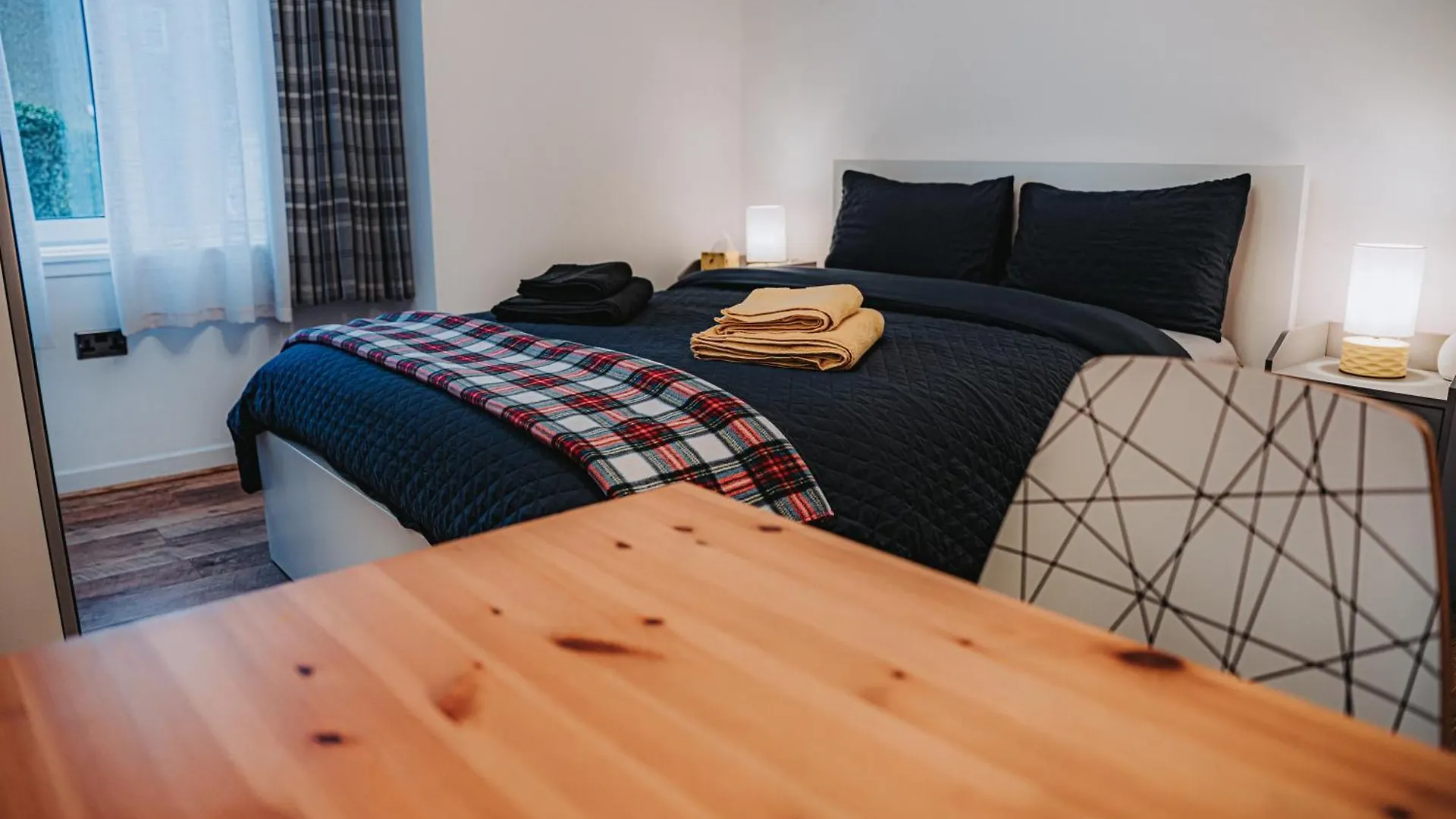 Large Bedroom, Close To Airport And City Centre Edinburgh Accommodatie bij particulieren