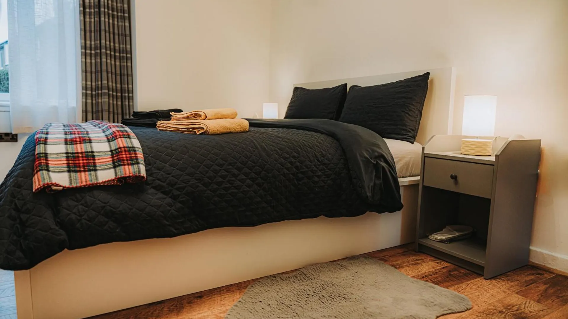 Quarto em Acomodações Particulares Large Bedroom, Close To Airport And City Centre Edimburgo Reino Unido